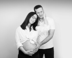 Noir et blanc photo grossesse Couple shooting photo enceinte