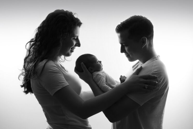 Couple avec bébé noir et blanc